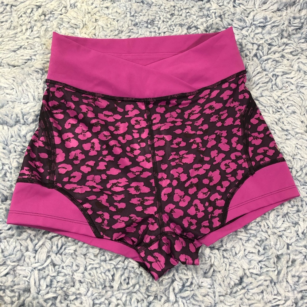 🌻SOLD🌻 Lululemon Barre None Shorts